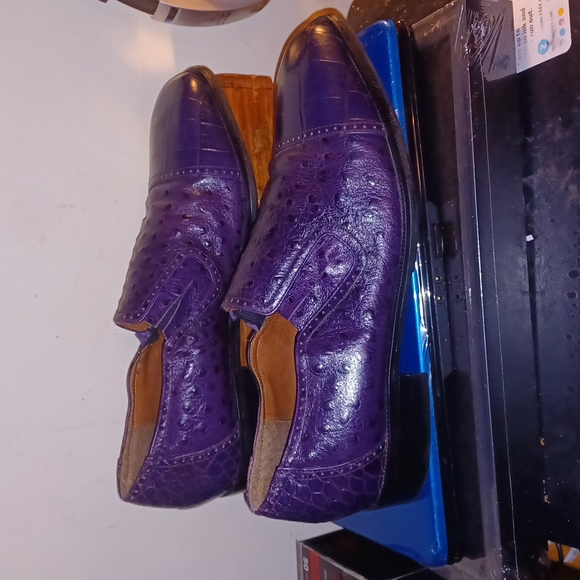 Use Shoes - Picture 2 of 3